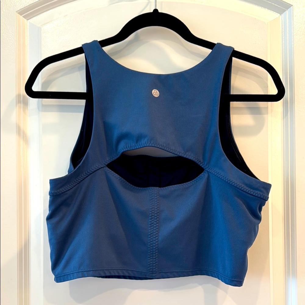 🦋Zella Blue Racerback Sports Bra with Cutout🦋